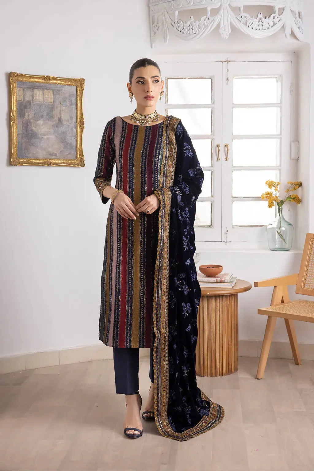 Iznik | Festive Velvet 23 | IV-29 SITARAH