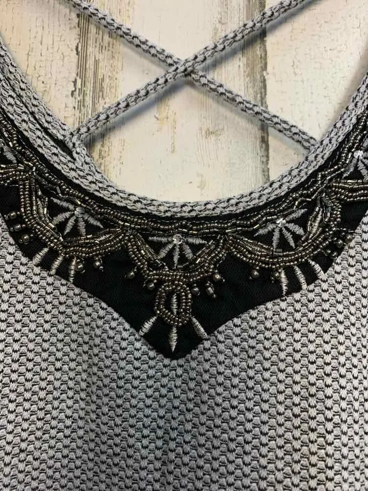 MAURICES Tops Size XL BLK/GRAY LONG SLEEVES TOP/BLACK & GRAY KNIT BEADED NECK LO